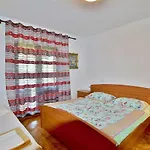 Danijela Apartman *